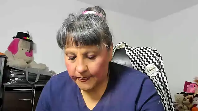 merlyna goldens online show from June 17, 2026, 3:42 am
