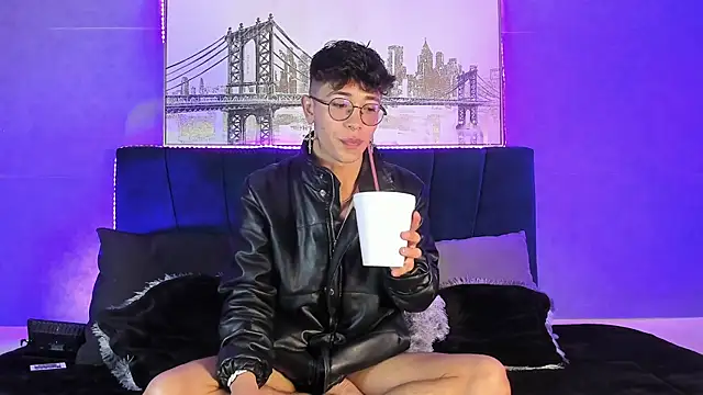 Andrew thevil online show from December 11, 2024, 2:33 pm