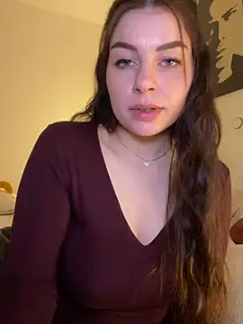 Snapshot of EllyNora chatting on March 5, 2025, 9:26 pm EllyNora online show from March 5, 2025, 9:26 pm