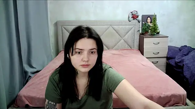 Snapshot of juliettkalen chatting on December 13, 2024, 6:21 am juliettkalen online show from December 13, 2024, 6:21 am