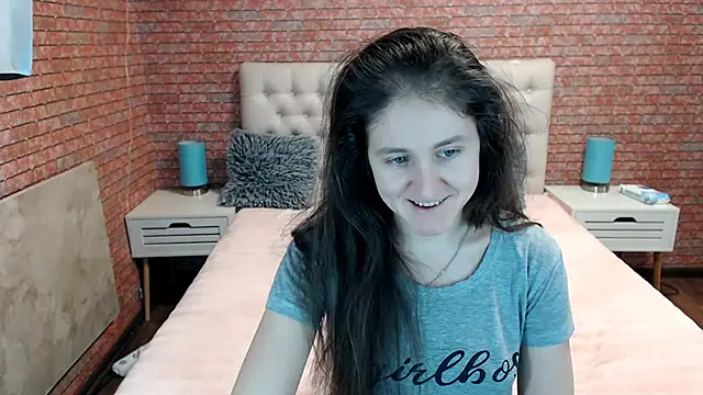 Snapshot of Holliy_Cooper chatting on December 24, 2024, 9:28 am Holliy Cooper online show from December 24, 2024, 9:28 am