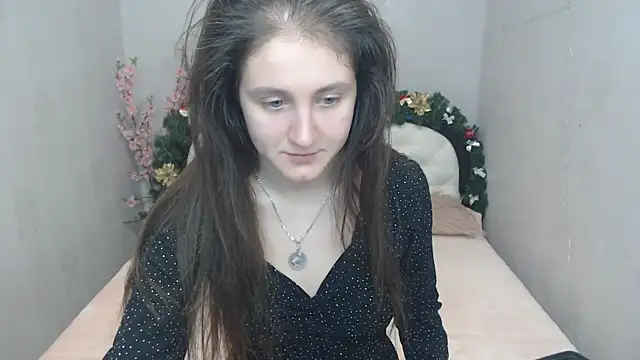 Snapshot of Holliy_Cooper chatting on December 25, 2024, 8:51 am Holliy Cooper online show from December 25, 2024, 8:51 am