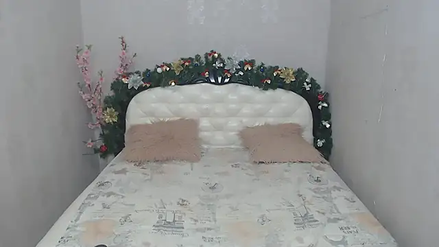 Snapshot of Holliy_Cooper chatting on January 6, 2025, 8:28 pm Holliy Cooper online show from January 6, 2025, 8:28 pm