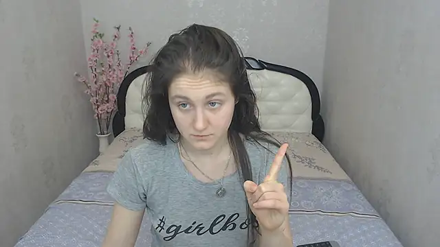 Snapshot of Holliy_Cooper chatting on February 6, 2025, 10:37 am Holliy Cooper online show from February 6, 2025, 10:37 am