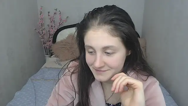 Snapshot of Holliy_Cooper chatting on February 12, 2025, 7:35 pm Holliy Cooper online show from February 12, 2025, 7:35 pm