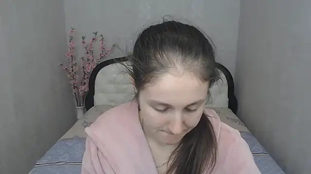 Snapshot of Holliy_Cooper chatting on February 13, 2025, 3:03 pm Holliy Cooper online show from February 13, 2025, 3:03 pm