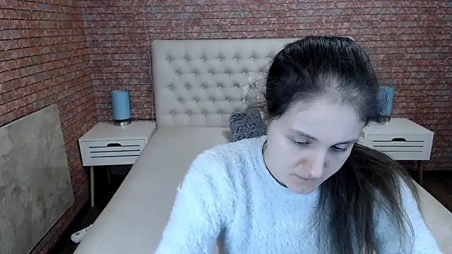 Snapshot of Holliy_Cooper chatting on March 10, 2025, 1:43 pm Holliy Cooper online show from March 10, 2025, 1:43 pm