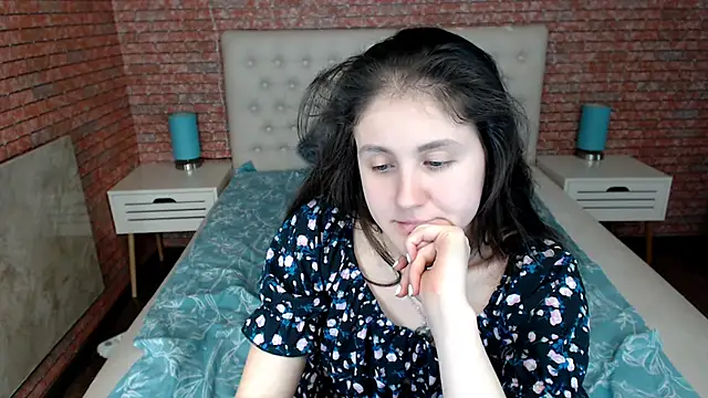 Snapshot of Holliy_Cooper chatting on March 17, 2025, 11:54 pm Holliy Cooper online show from March 17, 2025, 11:54 pm