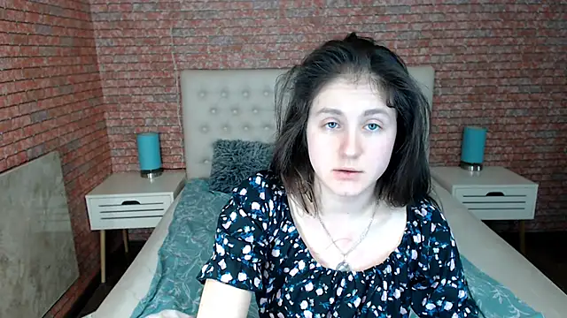 Snapshot of Holliy_Cooper chatting on March 18, 2025, 7:41 am Holliy Cooper online show from March 18, 2025, 7:41 am