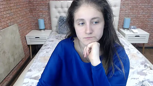 Snapshot of Holliy_Cooper chatting on September 16, 2025, 8:48 am Holliy Cooper online show from September 16, 2025, 8:48 am