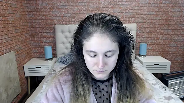 Snapshot of Holliy_Cooper chatting on October 2, 2025, 8:21 am Holliy Cooper online show from October 2, 2025, 8:21 am