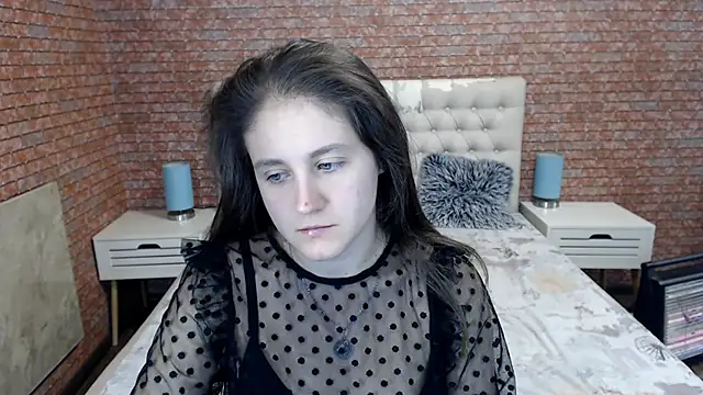 Snapshot of Holliy_Cooper chatting on October 3, 2025, 7:27 am Holliy Cooper online show from October 3, 2025, 7:27 am