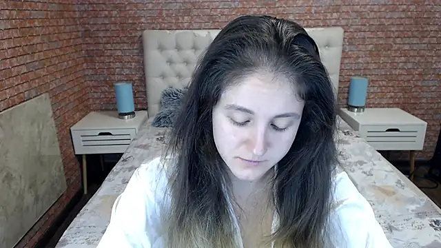 Snapshot of Holliy_Cooper chatting on October 7, 2025, 8:00 am Holliy Cooper online show from October 7, 2025, 8:00 am