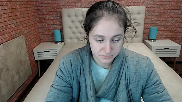 Snapshot of Holliy_Cooper chatting on October 13, 2025, 7:30 am Holliy Cooper online show from October 13, 2025, 7:30 am