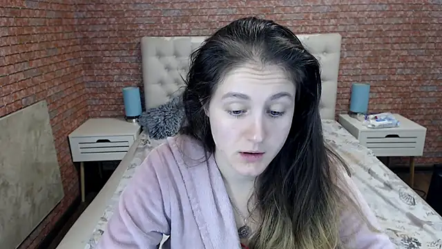 Snapshot of Holliy_Cooper chatting on October 14, 2025, 7:42 am Holliy Cooper online show from October 14, 2025, 7:42 am