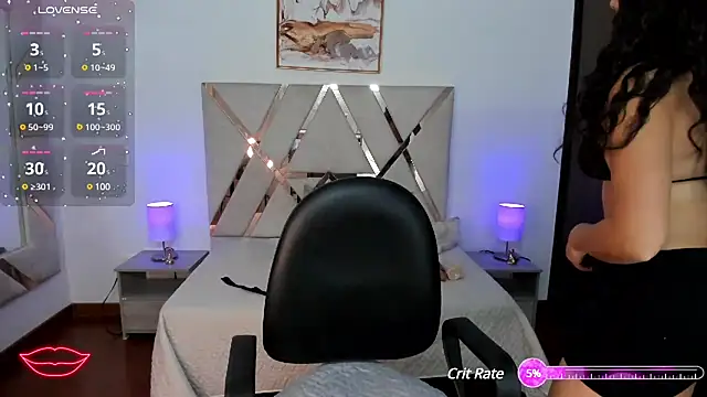 carolynne18 online show from December 6, 2024, 12:16 pm