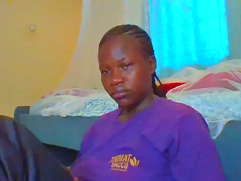 Snapshot of prettychic5 chatting on April 17, 2026, 6:38 am prettychic5 online show from April 17, 2026, 6:38 am