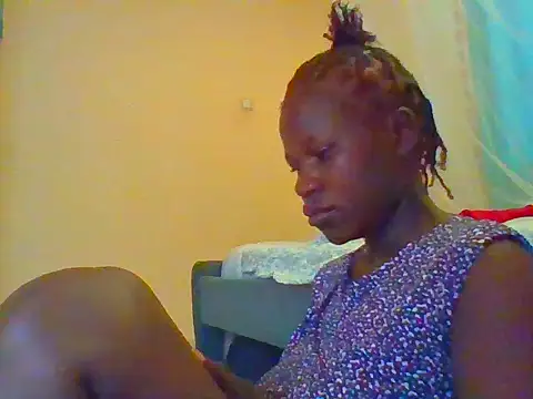 Snapshot of prettychic5 chatting on May 6, 2026, 7:02 am prettychic5 online show from May 6, 2026, 7:02 am
