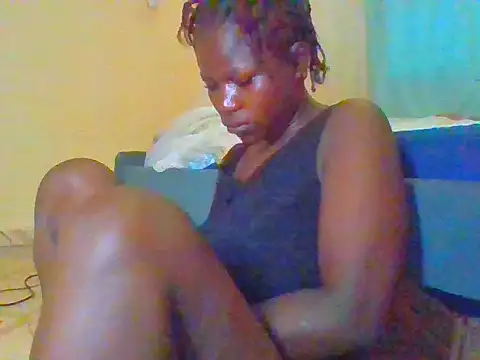 Snapshot of prettychic5 chatting on May 15, 2026, 5:47 am prettychic5 online show from May 15, 2026, 5:47 am