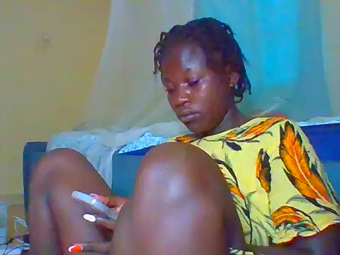Snapshot of prettychic5 chatting on May 18, 2026, 5:13 am prettychic5 online show from May 18, 2026, 5:13 am
