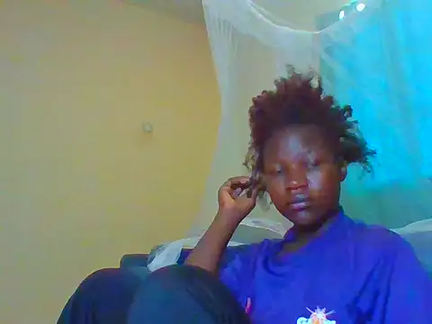 Snapshot of prettychic5 chatting on May 21, 2026, 6:53 am prettychic5 online show from May 21, 2026, 6:53 am
