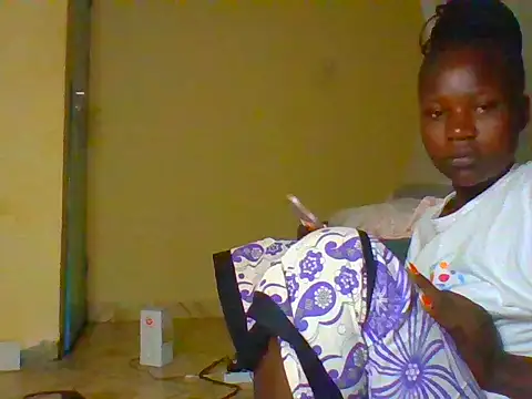 Snapshot of prettychic5 chatting on May 24, 2026, 4:12 pm prettychic5 online show from May 24, 2026, 4:12 pm