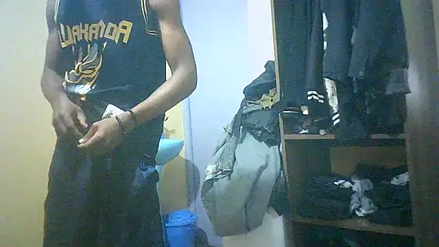 Snapshot of BIGDICKMULLAH chatting on January 17, 2025, 10:22 am BIGDICKMULLAH online show from January 17, 2025, 10:22 am