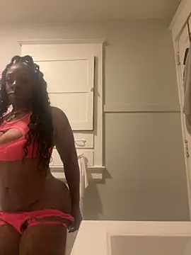 immona online show from October 28, 2025, 7:12 am