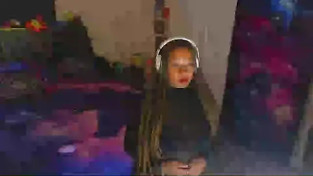 temptressbeauty24 online show from March 15, 2026, 3:29 pm