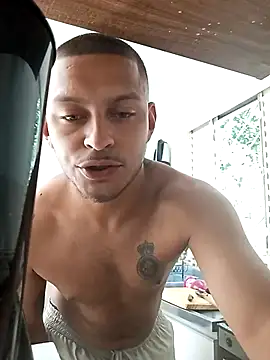 Snapshot of emrehliug12 chatting on February 6, 2026, 4:10 pm emrehliug12 online show from February 6, 2026, 4:10 pm