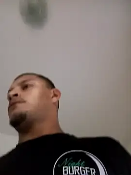 Snapshot of emrehliug12 chatting on March 31, 2026, 4:02 am emrehliug12 online show from March 31, 2026, 4:02 am