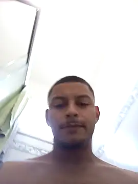 Snapshot of emrehliug12 chatting on April 1, 2026, 6:49 pm emrehliug12 online show from April 1, 2026, 6:49 pm