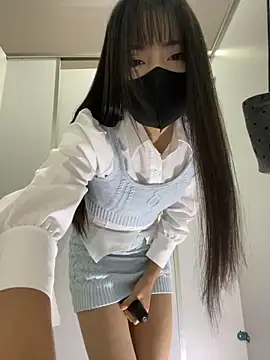 Asia-Lynn online show from November 8, 2025, 11:32 am