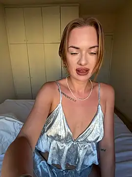 ElenaRebelle online show from June 20, 2026, 4:15 am
