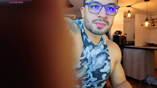 Snapshot of Michael_Diamond chatting on March 27, 2026, 1:44 am Michael Diamond online show from March 27, 2026, 1:44 am