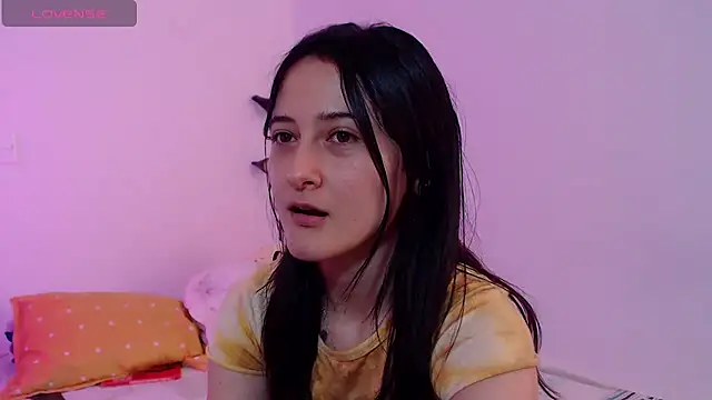 Snapshot of AlissonnFoxx chatting on April 8, 2026, 7:36 pm AlissonnFoxx online show from April 8, 2026, 7:36 pm