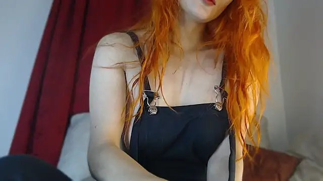 Snapshot of skinny_Raven chatting on April 17, 2026, 11:41 pm skinny Raven online show from April 17, 2026, 11:41 pm
