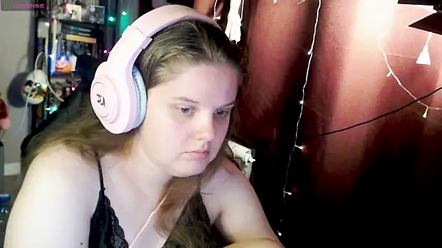 so cute777 online show from November 4, 2025, 2:10 am