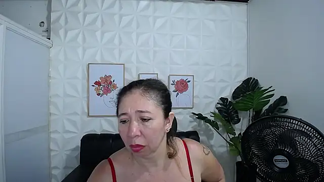 Valentinaa mature online show from February 8, 2025, 2:04 am