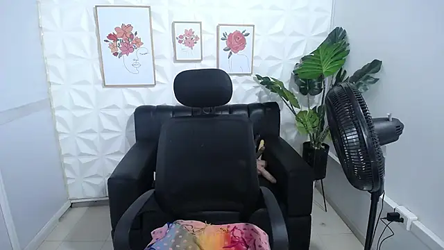 Valentinaa mature online show from February 13, 2025, 12:57 am