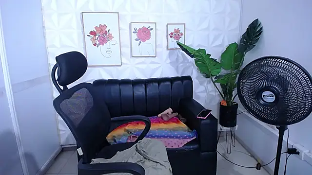 Valentinaa mature online show from November 6, 2025, 11:26 pm