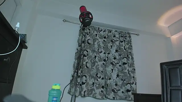 Snapshot of eileen_pinkman chatting on October 25, 2025, 10:15 pm eileen pinkman online show from October 25, 2025, 10:15 pm