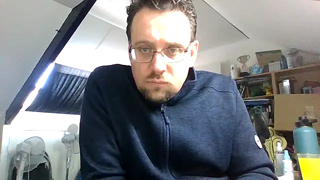 rdewaard81 online show from February 4, 2026, 12:33 pm