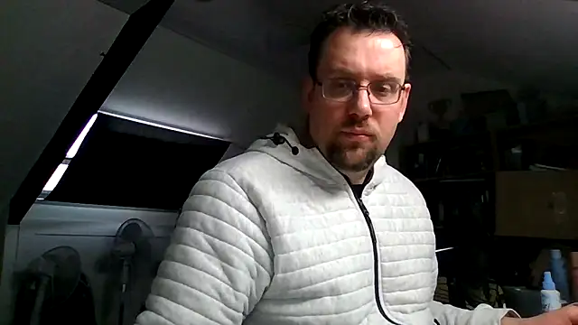 rdewaard81 online show from February 6, 2026, 8:18 am