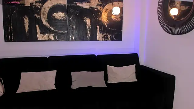 LizzHamilton   online show from March 3, 2026, 8:59 pm