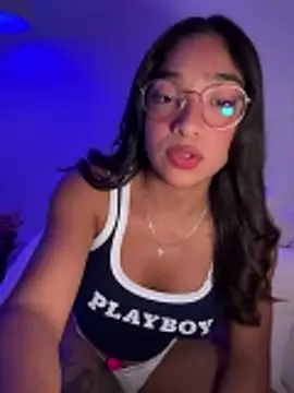 Bellafr online show from October 18, 2025, 7:47 pm