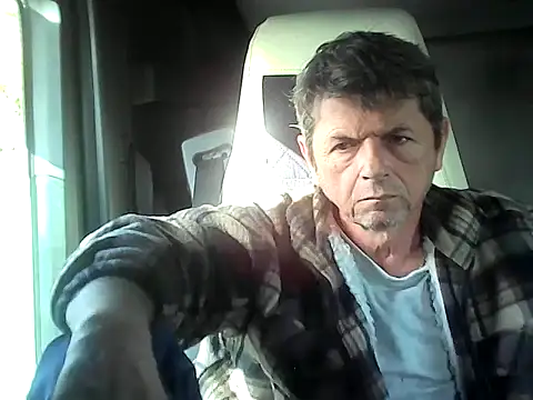 Snapshot of czarek888 chatting on October 25, 2025, 1:29 pm czarek888 online show from October 25, 2025, 1:29 pm