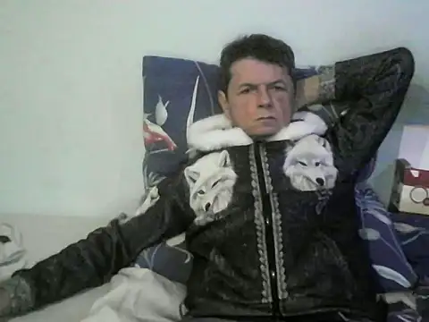 Snapshot of czarek888 chatting on January 17, 2026, 6:33 pm czarek888 online show from January 17, 2026, 6:33 pm