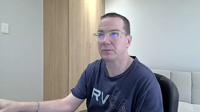 BrettJ81 online show from October 12, 2025, 1:21 pm