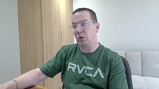 BrettJ81 online show from December 21, 2025, 12:12 pm